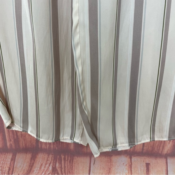 Grade & Gather Two Piece Striped Pajama Set (M/L) - Picture 15 of 16